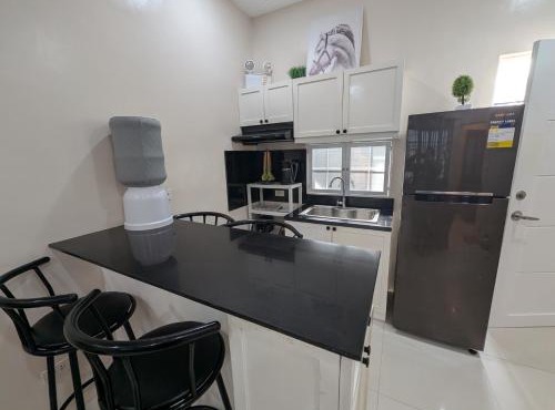 Entire Home Fully Furnished Netflix AC Auto washer and Dryer in Daet