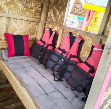 Little Boracay dambos floating cottage in Calatagan