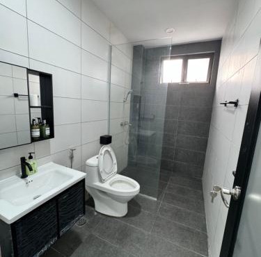 SRI PETALING 6-BR Corner Semi D with KTV ROOM PETS FRIENDLY in Kuala Lumpur
