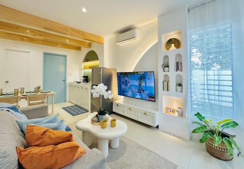 The Greece Tiny House in Bacolod