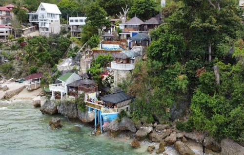 Cliff Cabanas by Hiverooms