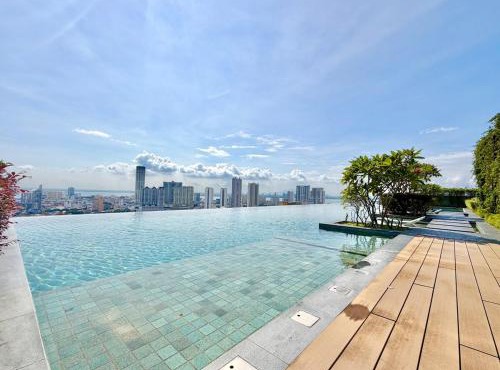 Beacon Executive Suites #Modern Chic #SkyPool #Georgetown #5pax #2BR 2bath #2Queen 1Single #Quality well maintained #Private host
