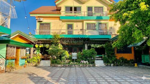 RedDoorz @ Greenview Hotel and Restobar Masbate