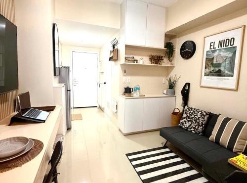 Modern Stays Makati Premium 1 BR at Jazz Residences in Manila