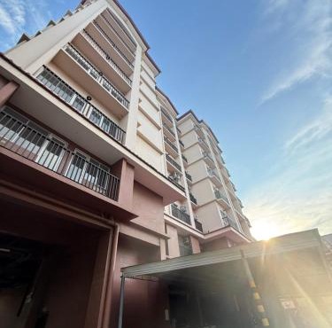 Scandinavian Condo in CDO with Pool and Wifi