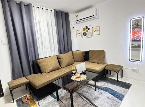 Gelos Place