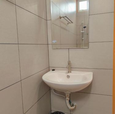 2-Storey House 10pax 10min Queensbay