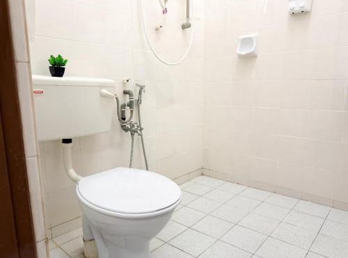Family Landed 4BR 11 Pax Free Parking and Netflix in Taiping