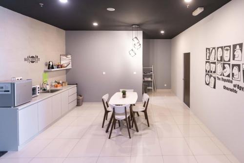 Spacious 3 Bedrooms by Cozy Home