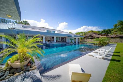 Luxury villa with Private beach access in Sosúa