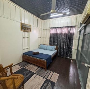 Terengganu Traditional Wooden House Homestay