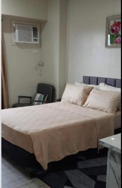 Staycation condo with pool near SM Tungko, Bulacan in Mangangpico