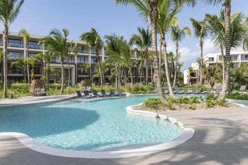 Zemi Miches Punta Cana All-Inclusive Resort, Curio by Hilton in Miches