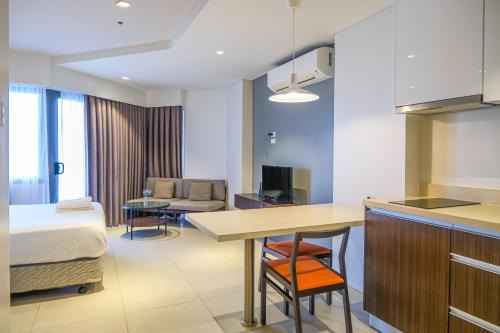 Top Floor Studio Non-Resort Unit Tambuli Tower D