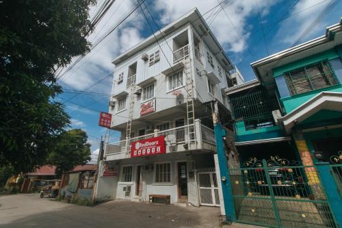 RedDoorz at Davids Travellers Inn Cavite in General Trias