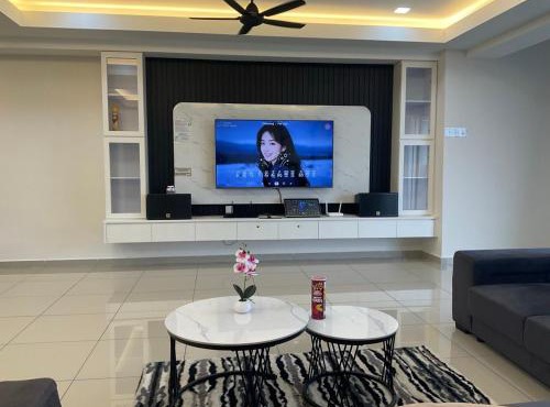 High Floor view,Cozy Balcony,10Pax,KTV, The Venus Sitiawan