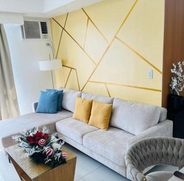 CYLOS PLACE Manhattan Araneta Center 2BR with BALCONY in Manila
