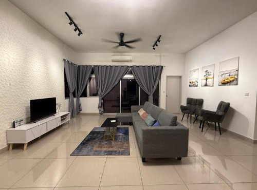 New Cozy 3BR 4Bath Spacious Centra Residences at Dato ONN With Pool Gym Balcony
