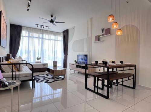 Georgetown#Beacon Executive Suite SkyPool#Luxury&Glamorous Suite#2BR#Living Room with Queen Bed