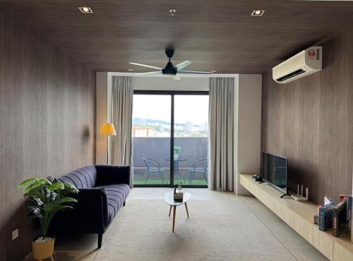 Lumi Tropicana Muji-Inspired Stay with KL View and Darts Fits 6 Pax A2-22 in Petaling Jaya