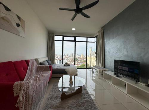 HOT & Modern 2BR Beacon Executive Suite, Georgetown