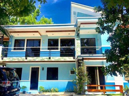 OYO 1166 Hotel Wooden Crib in Oslob