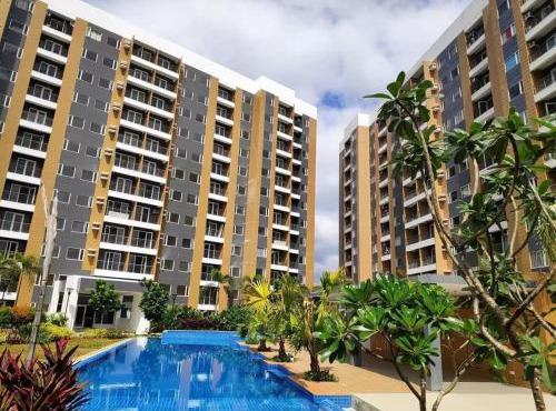 1 BR Taytay HIVE Condo WIFI Netflix Pool Patio in Taytay