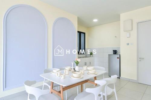Majestic Maxim 3Bedroom near USCI MRT #16