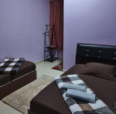 Quddus Inn villa in Wakaf Baharu