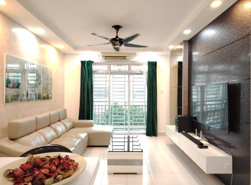 Maison Inn - Affordable Sleeps 6 to 13 near Tebrau AEON & Toppen in Johor Bahru