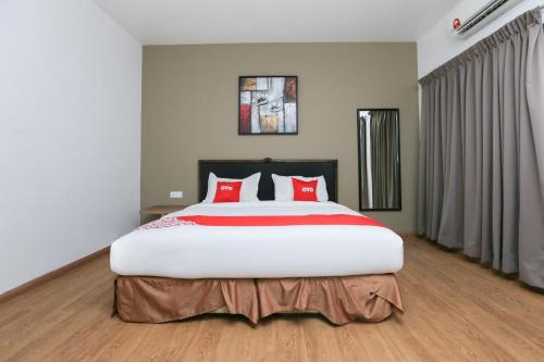 OYO 89915 East Mount Hotel in Kukup
