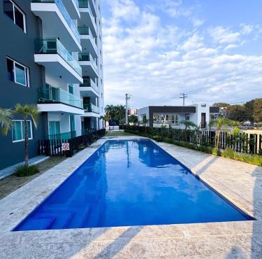 Modern 3BR! 9FL, King Bed! STI with Pool! Fast wifi! in Santiago de los Caballeros