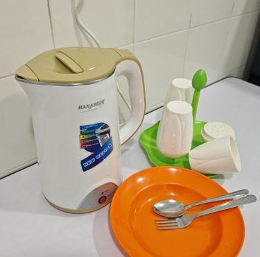 MixxHome Seremban 2, One Queen Bed, Share Bathroom
