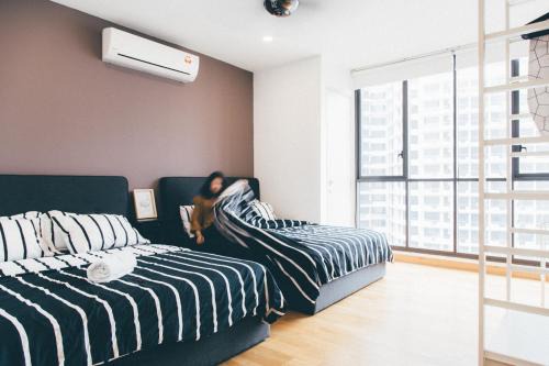 KL Gateway Bangsar by Sleepy Bear