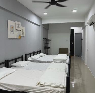 Modern & Cozy Home Stay