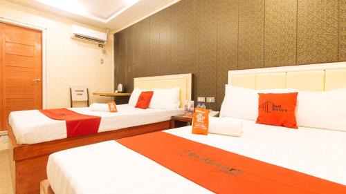 RedDoorz Plus at Winter Benitez in Manila