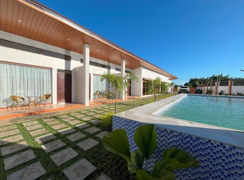 Villa Mercedes Private Resort in Candon