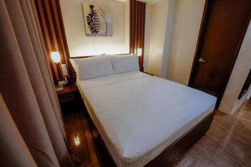 Emerald Boutique Hotel in Legazpi